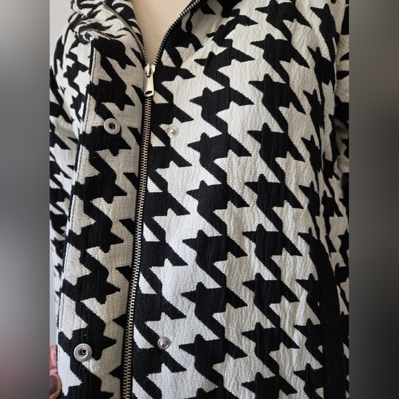 Zara Trafaluc Black and White Houndstooth Women's Coat. Size Small - Picture 9 of 15